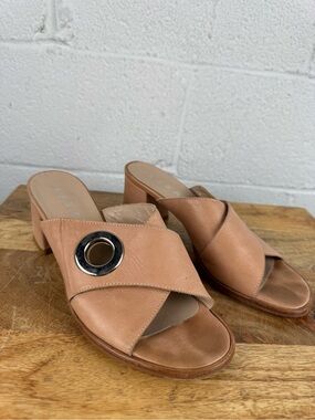 ASKA Italy Leather Grommet Cross Strap Block Heel Sandals Nude EU 39
